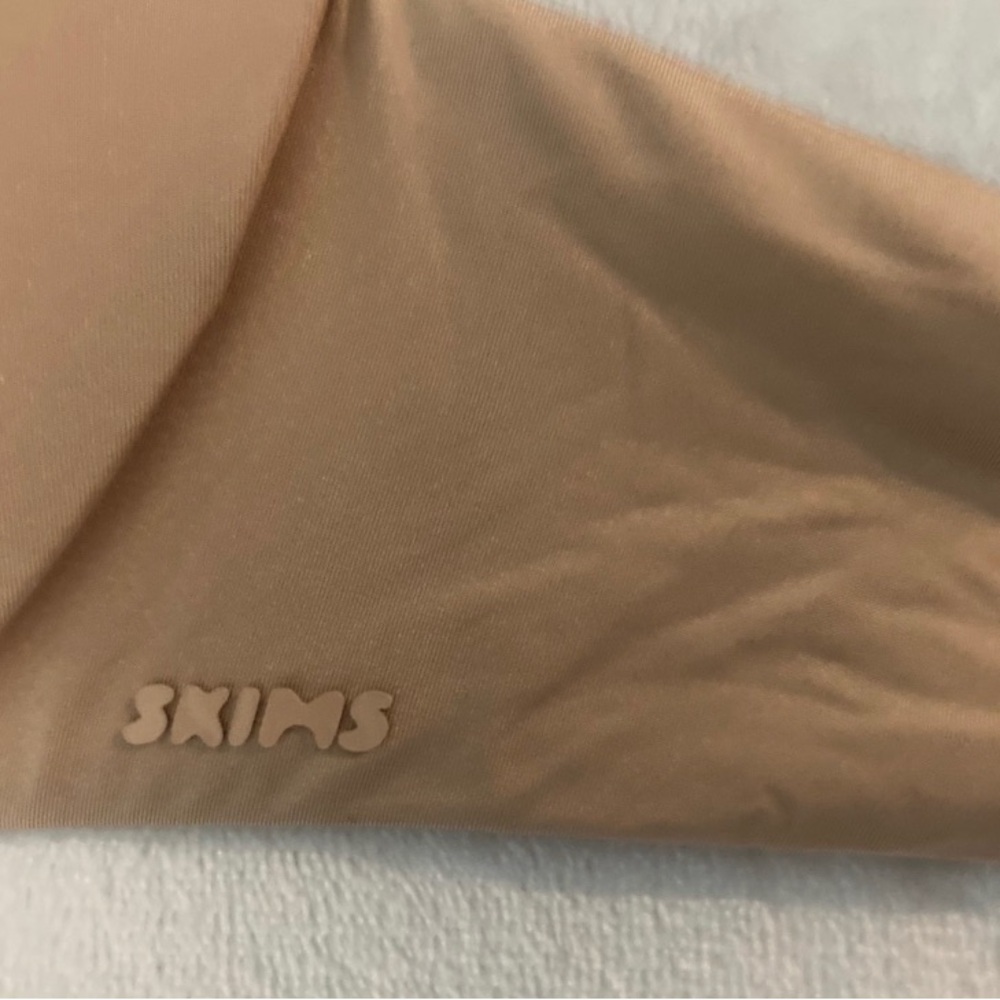 SKIMS Wireless Bra 36B NWT - Picture 3 of 5